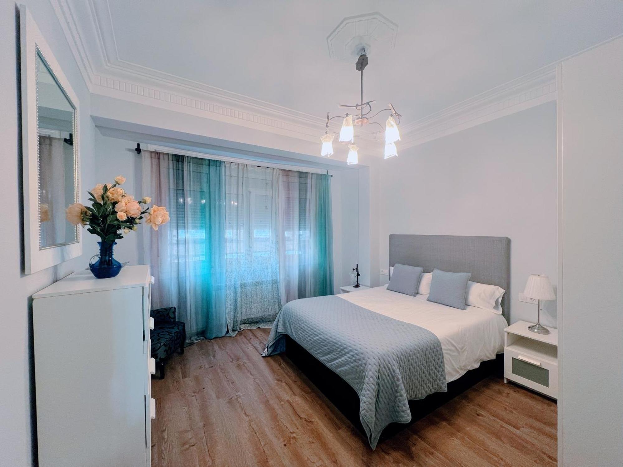 Amplio Y Centrico Piso Con Patio. Apartman A Coruña Kültér fotó